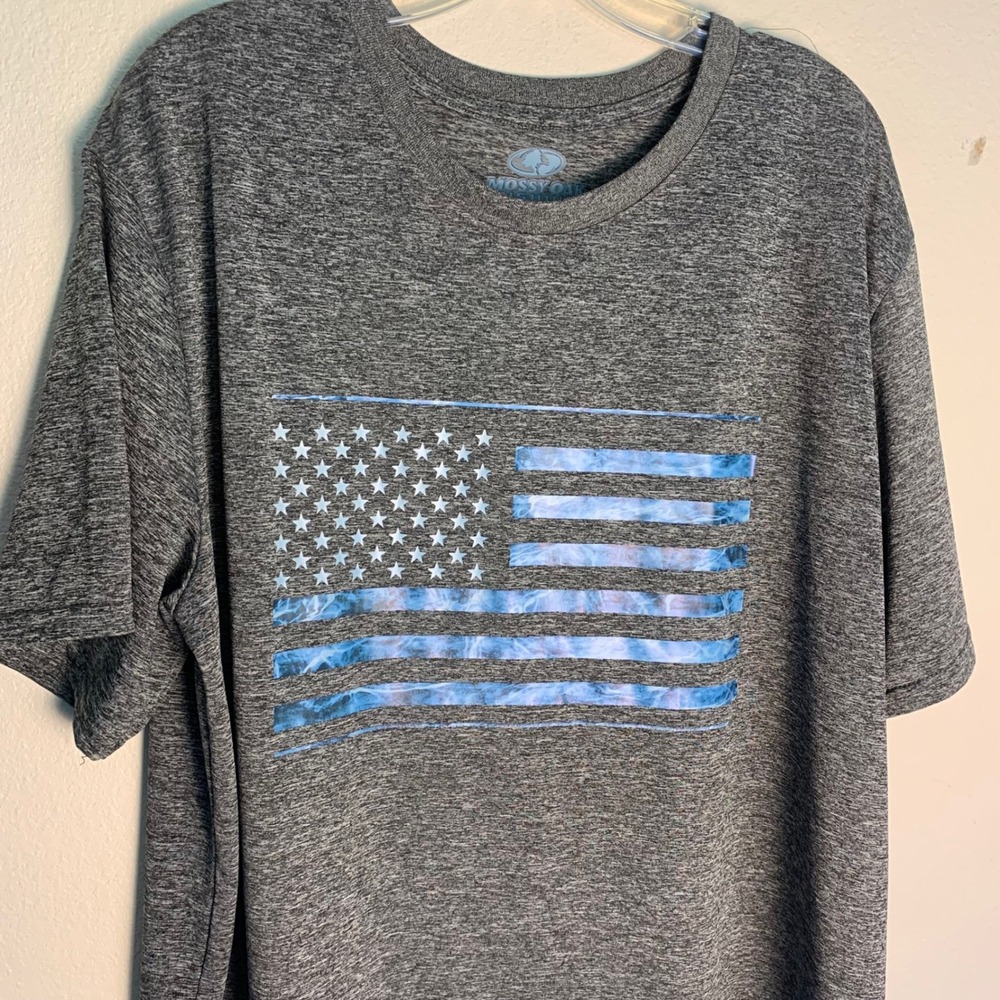 Mossy Oak XL T-Shirt Gray EUC American Flag Fishing Performance Tee - Picture 2 of 7